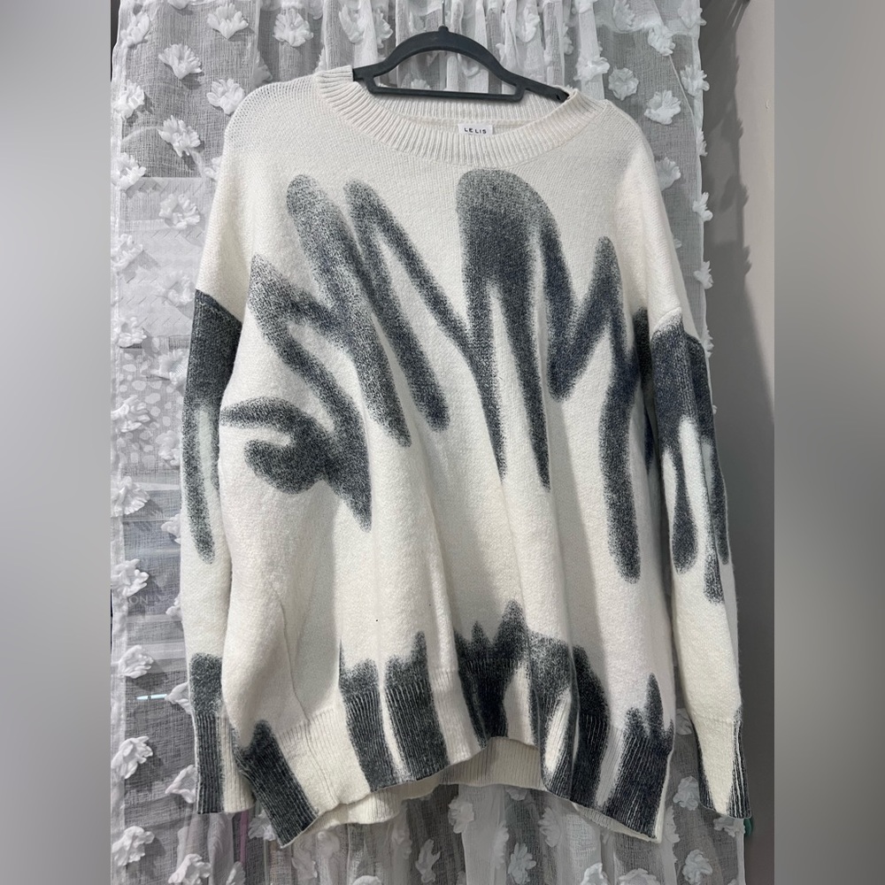 Black and White Sweater | Design Trendy